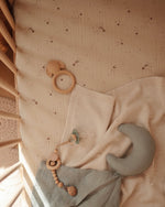 Load image into Gallery viewer, Mushie crib sheets (Falling Stars)
