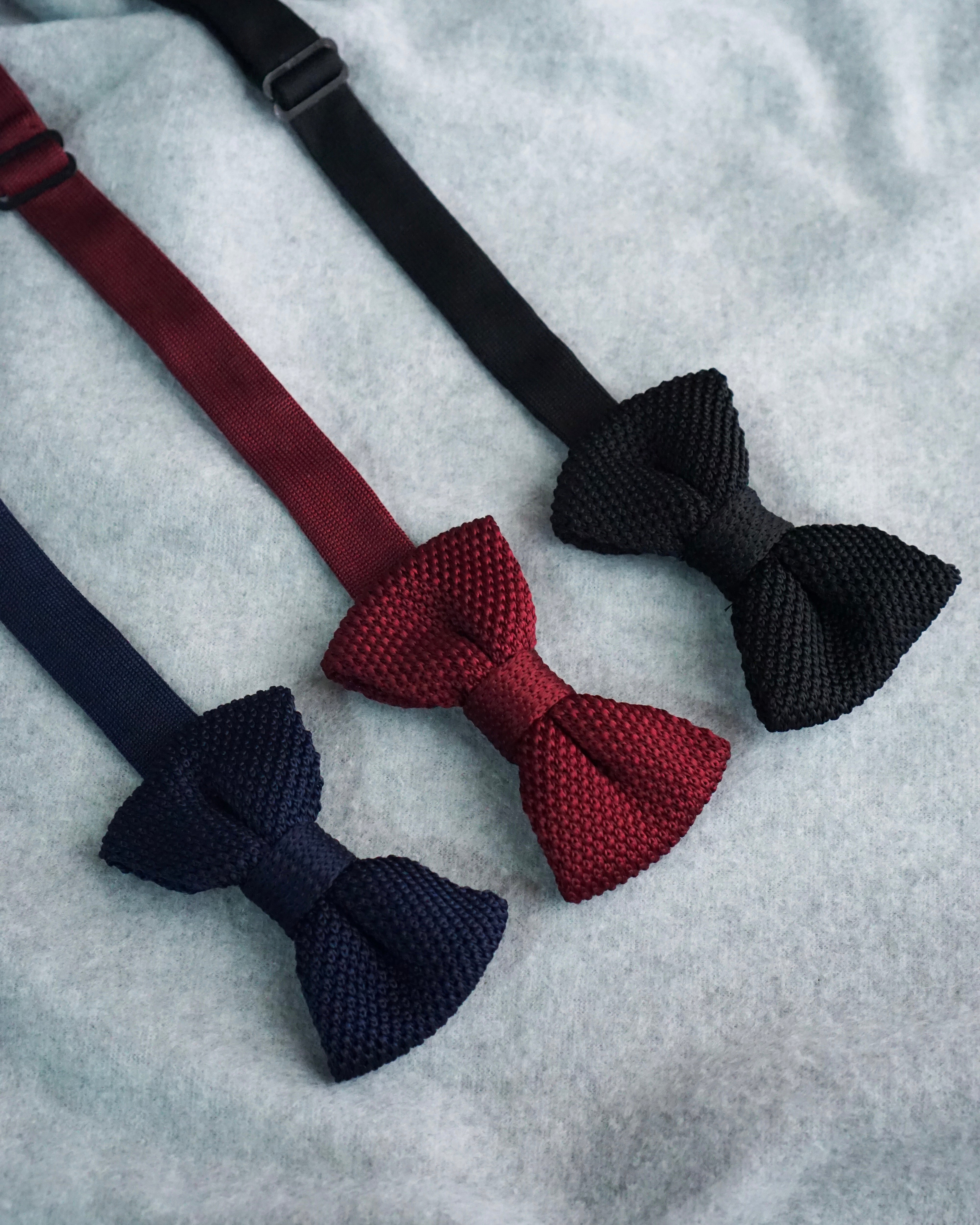 Knitted bow tie