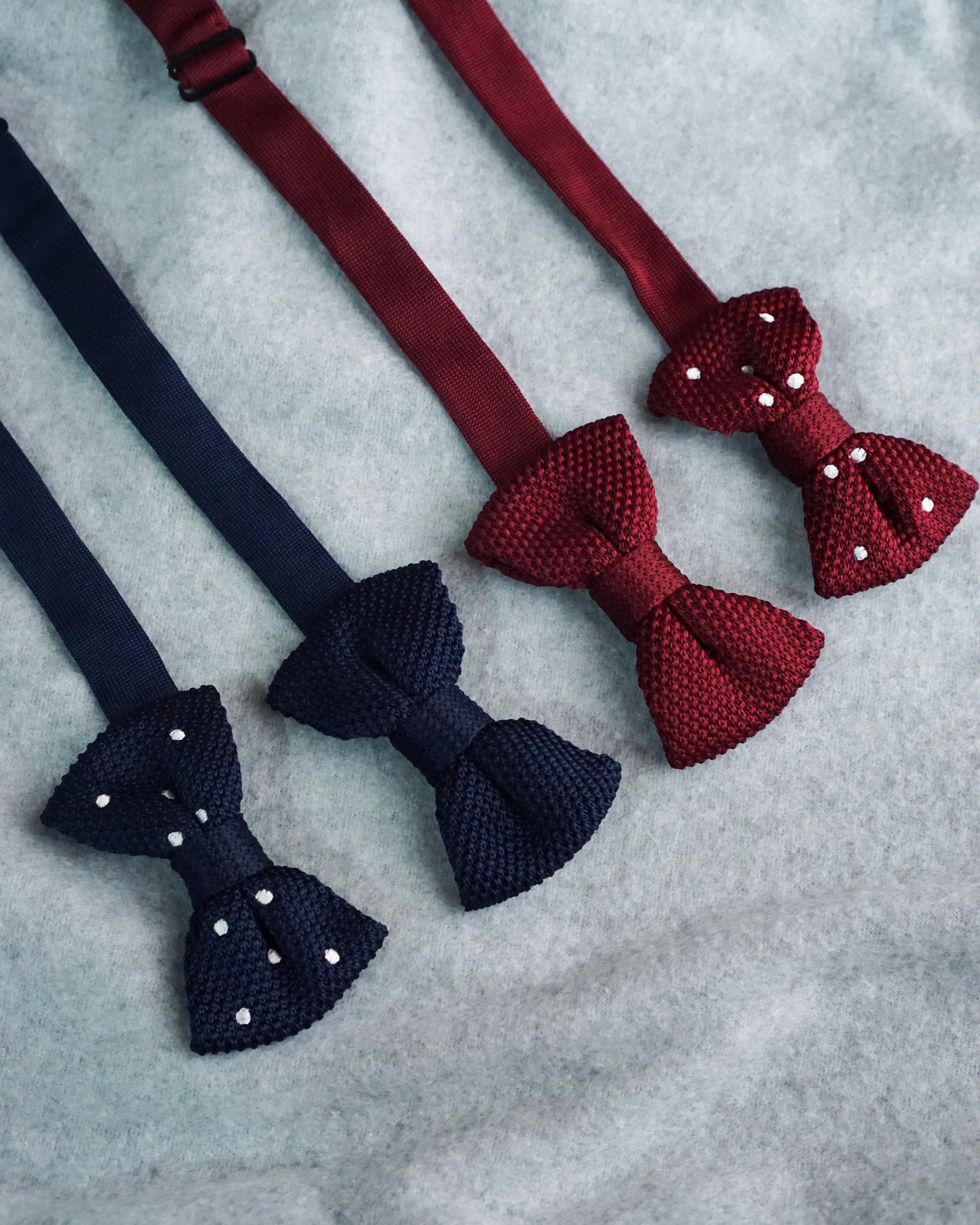 Knitted bow tie